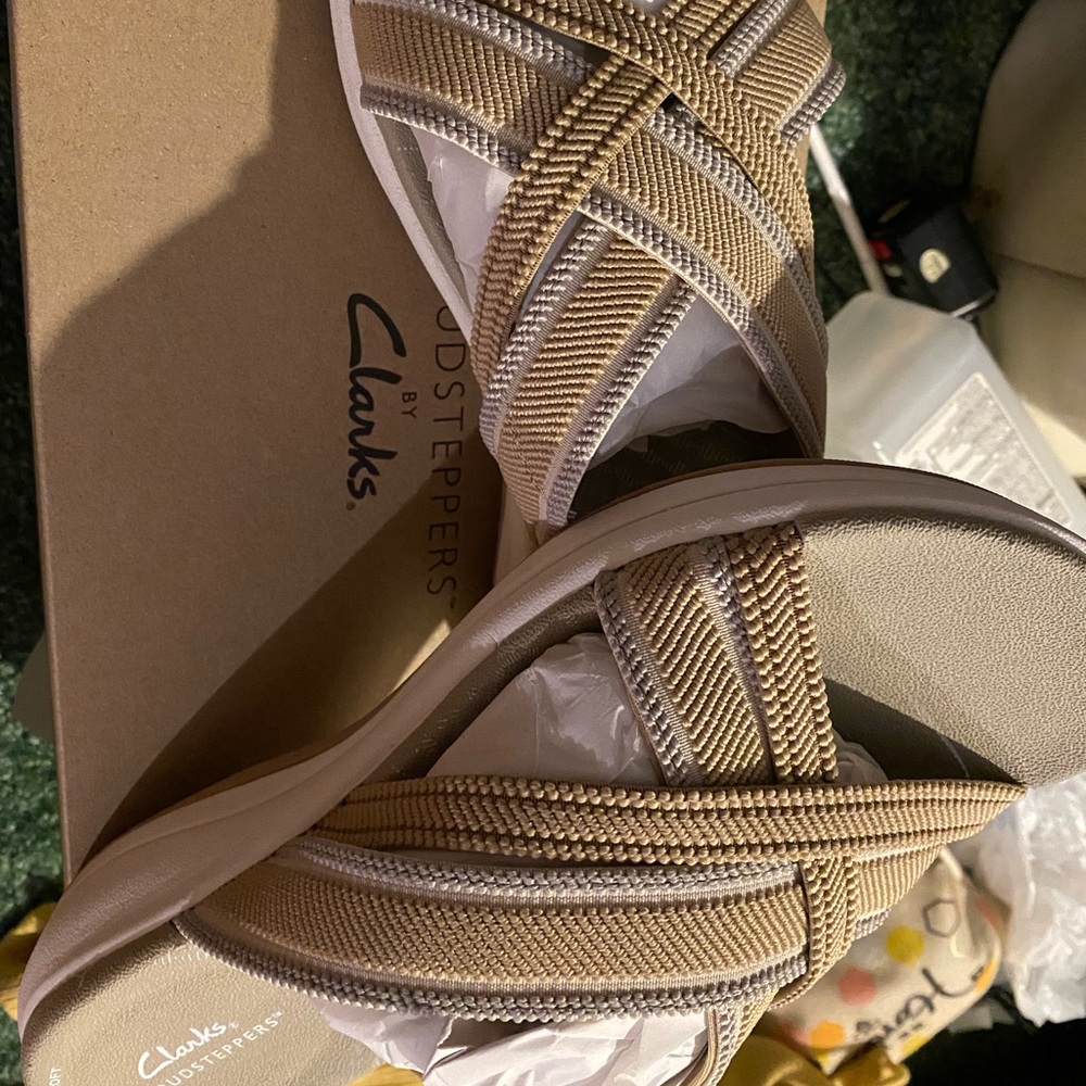 clark’s cloud steppers sandals